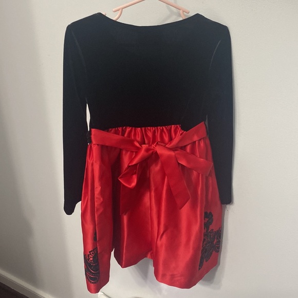 Little girls Red and Black decorative Christmas dress - Picture 2 of 2